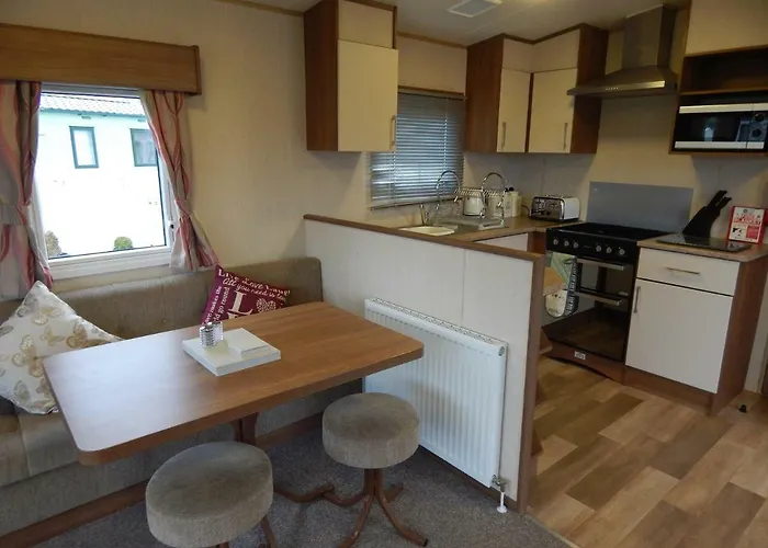 Flamingo Land - Woodlands W42 *