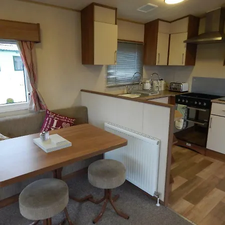 Flamingo Land - Woodlands W42 *